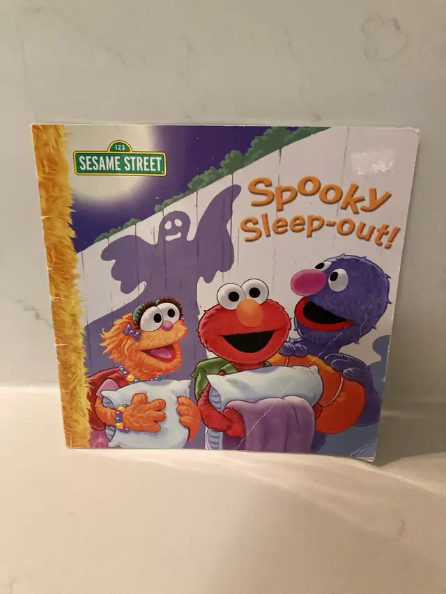Sesame Street Spooky Sleep-out Book