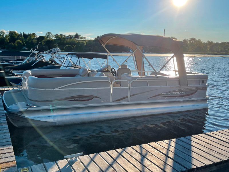 Pontoon boat for sale! Powerboats & Motorboats City of Toronto Kijiji