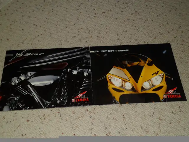 Lot of Vintage 2000's Yamaha Motorcycles color brochures in Arts & Collectibles in Markham / York Region - Image 6