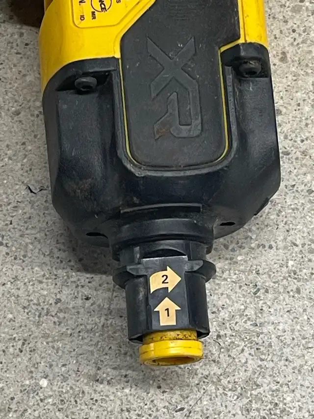 DeWALT DCF630 20V MAX XR Brushless Drywall Screwgun in Power Tools in Mississauga / Peel Region - Image 5