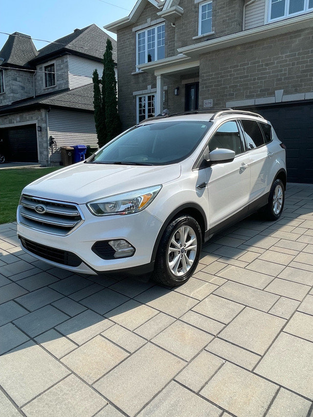 Ford Escape SE 2017 FWD 2.0L dans Autos et camions  à Laurentides - Image 2