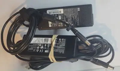 quelques chargeurs originaux pour laptops, View more