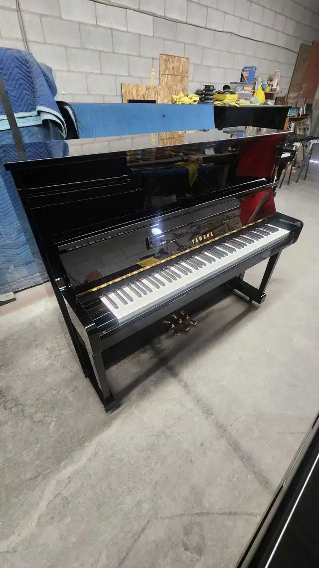 Yamaha U1 Silent Piano（Montréal Stock） in Pianos & Keyboards in City of Montréal - Image 5