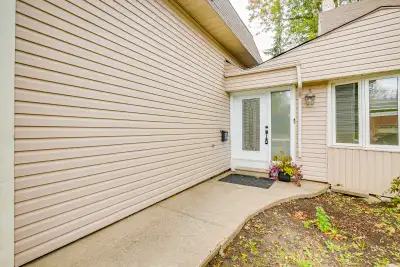 One Bedroom Apartment for Rent – Prime Brampton Location! Location: Main Street & Harold, near Shopp...