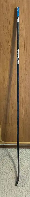 Used Left Hand Senior True XCORE 9 Stick - 95 Flex TC4 Curve in Hockey in Kitchener / Waterloo - Image 2