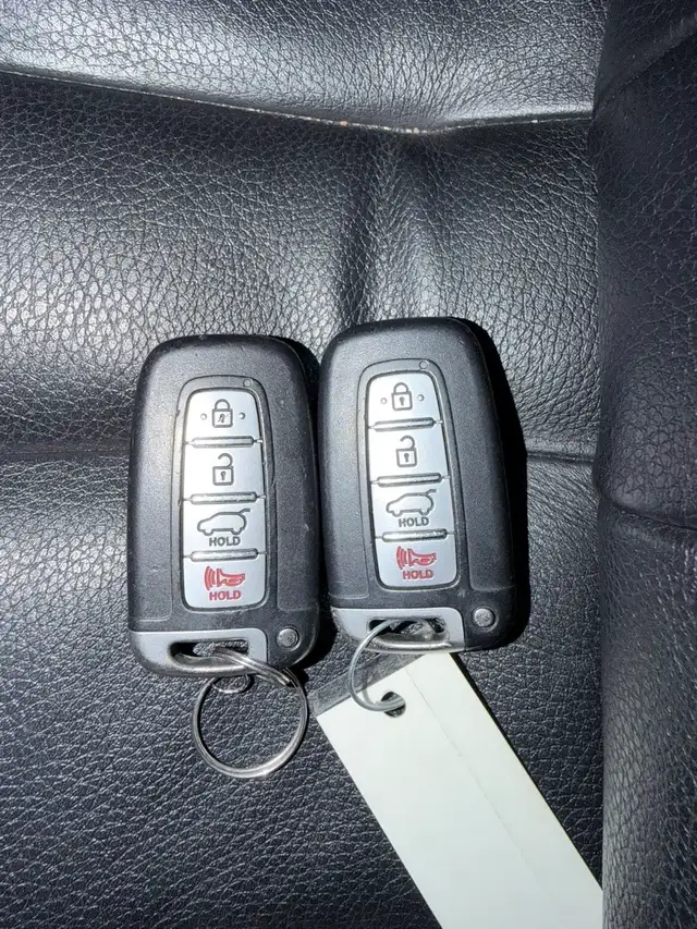 2016 Hyundai Veloster in Cars & Trucks in Saskatoon - Image 9