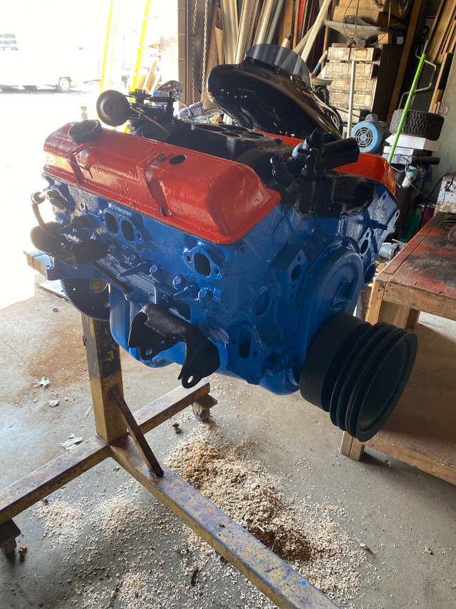 305 carbureted engine 60,000 km $700 in Engine & Engine Parts in St. Catharines