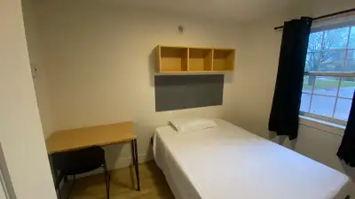 Male only. Lease Transfer. Move in cost: 900 Deposit + First month rent 850. Move in date. 1st Dec 2...