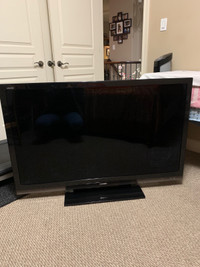 SHARP 52 INCH TV IN EXCELLENT CONDITION 