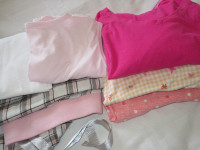 2 Women's Pajamas With 3 Pieces Each