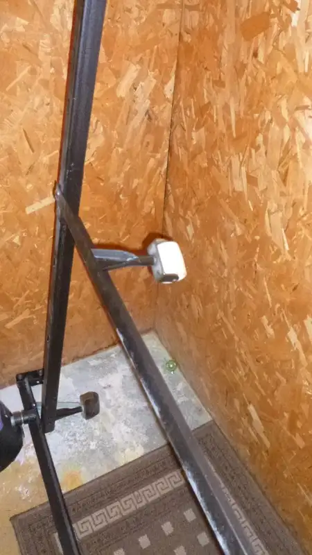 BASE DE LIT EN MÉTAL AVEC ROULETTES in Beds & Mattresses in Trois-Rivières - Image 2