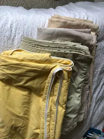 Memory mattress toppers, sheets, duvet covers + more in Bedding in Oakville / Halton Region - Image 4