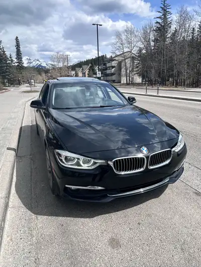 Clean Title | 156,555 KM | AWD Selling my well-maintained BMW 320i xDrive. Mostly highway-driven bet...