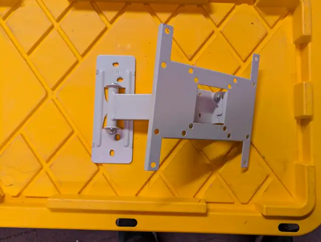 2 tv mounts for smaller tvs in TVs in City of Halifax - Image 2