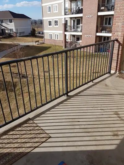 Two bedrooms and den condo available for rent from January 15th, Beautiful location at Hawthorn heig...