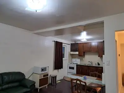 Rent $1,950/Month: AVAILABLE from SEPTEMBER 1, 2025