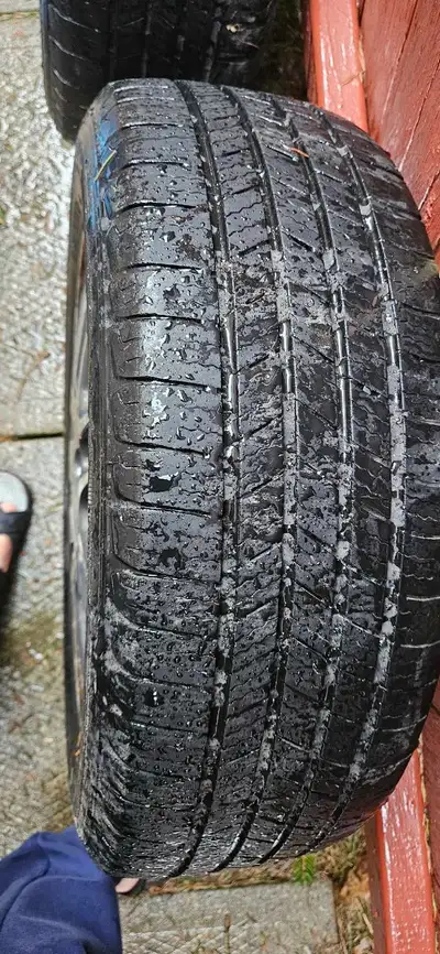 These are used aluminum wheels and tires originally from a 2010 Ford Focus, sized at 195/60R15, read...