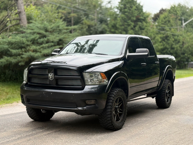 2012 DOGE RAM 1500 5.7 HEMI V8 in Cars & Trucks in Oshawa / Durham Region - Image 2