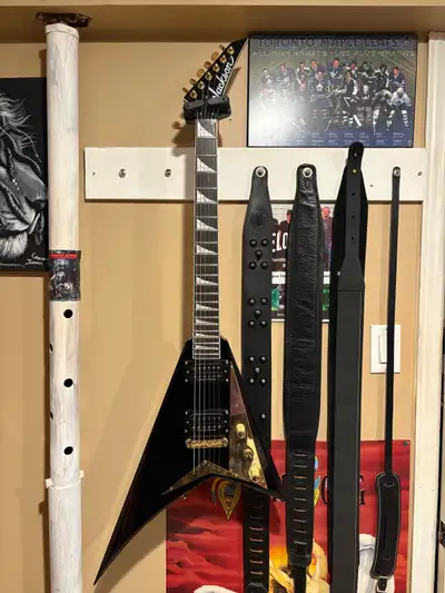 *TRADES* Jackson RRT5 Randy Rhoads Flying V, View more