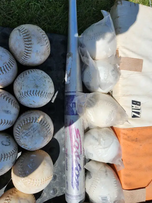 Base Ball Equipment $175.00 OBO in Sports Teams in Muskoka - Image 5