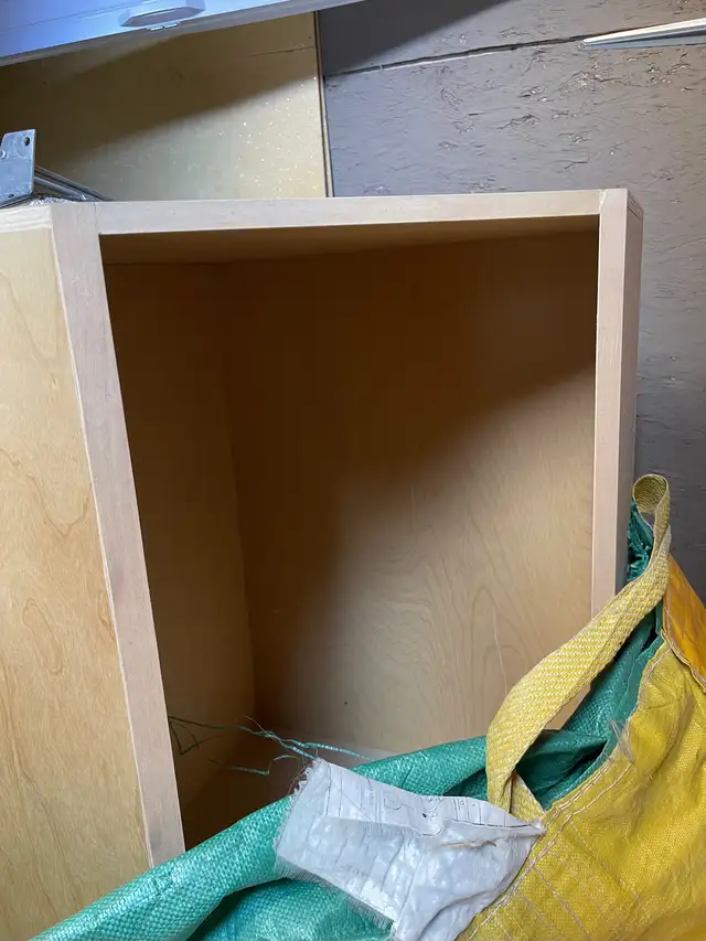 Kitchen cabinets in Cabinets & Countertops in Lethbridge - Image 3