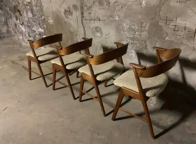 KAI KRISTIANSEN MODEL 32 TEAK DINING ROOM CHAIRS, SET OF FOUR in Dining Tables & Sets in Hamilton - Image 2