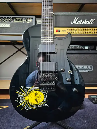 *** Ouvert aux échanges / Open to trades *** 2600$ USD / 3500$ CAD Échange: Gibson explorer '80s, Ed...