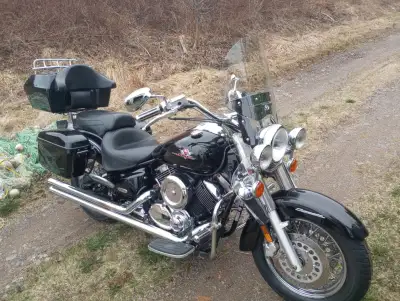 1100 Classic Silverado Low mileage Well maintained Dependable Hard Saddlebags with trunk Chrome wind...