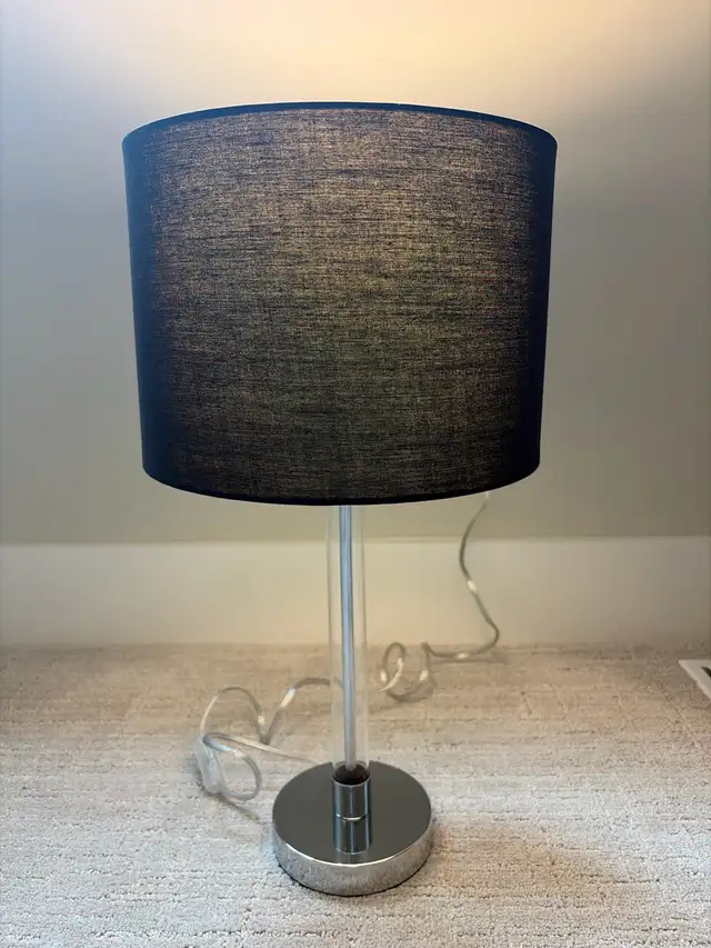 Modern Table Lamp566528554933299201