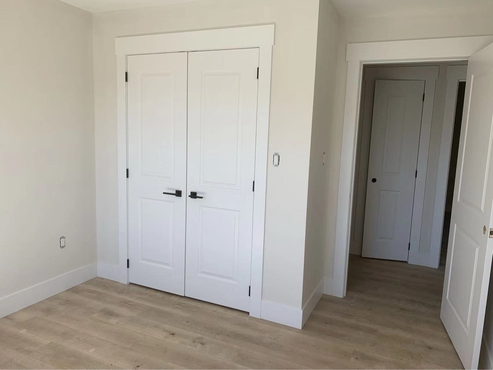 Modern 2-Bedroom Apartment in the Heart of Montague 4