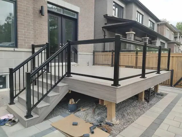 J&L Interlocking Landscaping Grass Wooden Fence Retaining Wall in Interlock, Paving & Driveways in City of Toronto - Image 3
