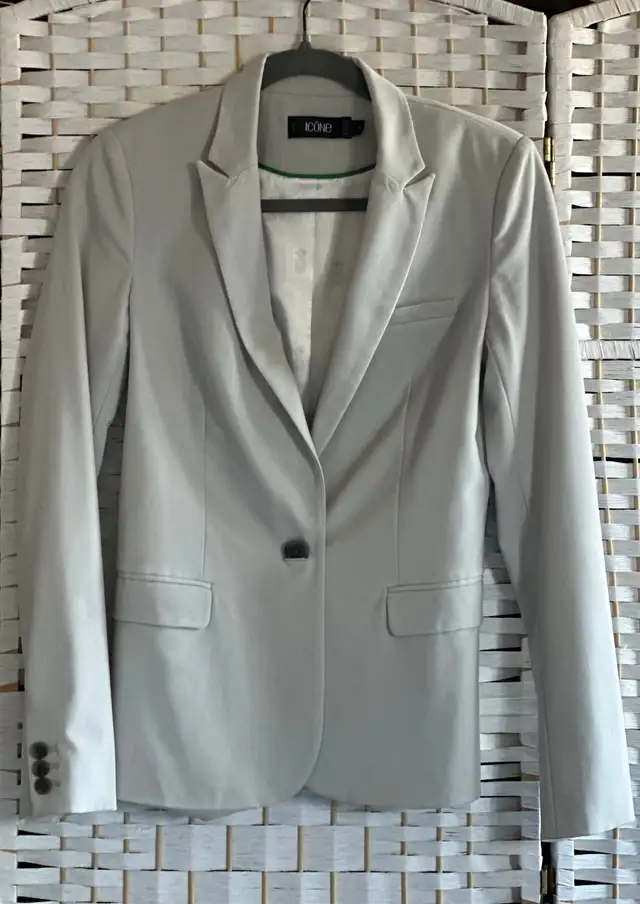 Blazer for women's in Women's - Tops & Outerwear in Mississauga / Peel Region - Image 2