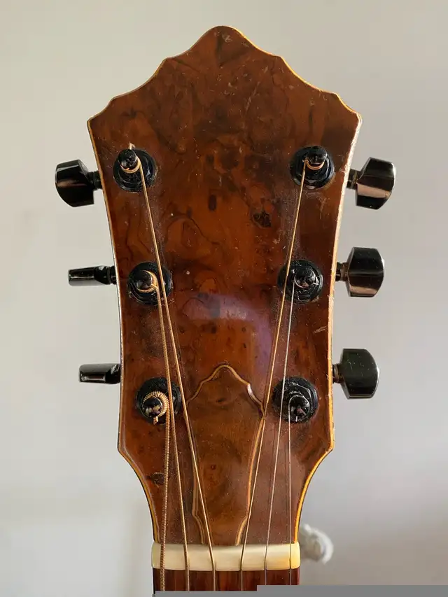 Custom acoustic Guitar by Olivier Breton in Guitars in City of Montréal - Image 8