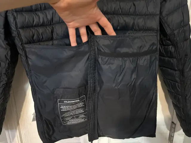 MEN’S GAP COLDCONTROL Performance Packable Puffer Jacket (XS) in Men's in Calgary - Image 5
