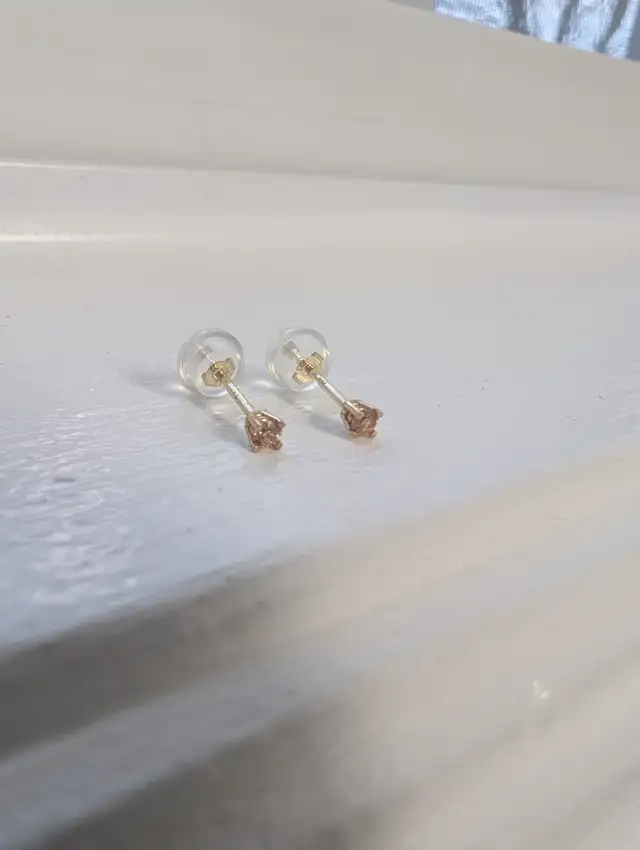 Brand New 14K Yellow Gold Diamond Earrings For Sale in Jewellery & Watches in London - Image 2