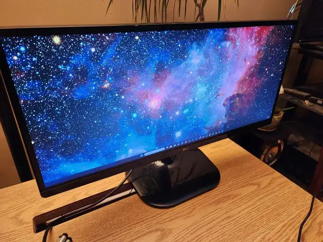 25" Class 21:9 UltraWide™ Full HD IPS Monitor (25.0" Diagonal) in Monitors in Gatineau - Image 3