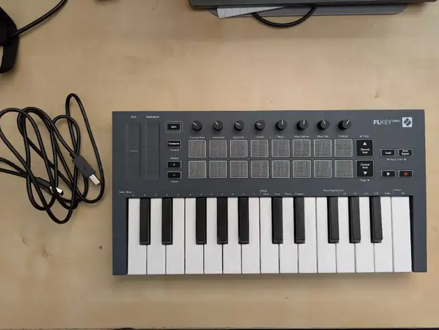 Novation FL Key Mini MIDI Keyboard in Pianos & Keyboards in Vancouver - Image 3