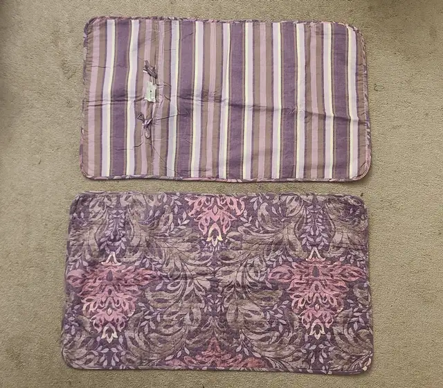NWOT - Nicole Miller - Pair of (94x54cm) Quilted Pillow Shams in Bedding in London - Image 2