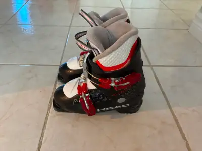 Youth Ski Boots Head Mondo size 19-19.5, US Junior size 13, shell length 241mm Comfortable and in Go...