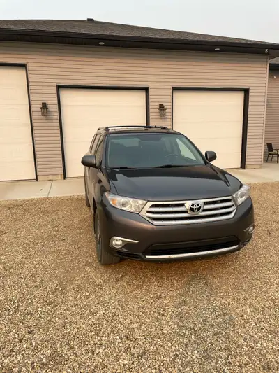 We purchased this car with 70K from original owner, includes winter tires on rims, command start, le...