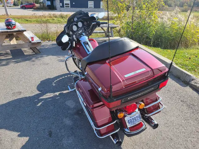 Harley-Davidson FLHTCU 2010 in Touring in West Island - Image 4