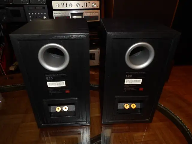 JBL E20 bookshelf speakers, CONSIDERING TRADES in Speakers in Gatineau - Image 4