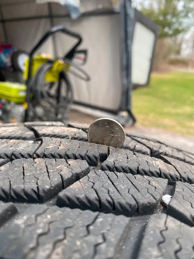 Winter tires, Honda Civic Moto, master 16 inch with hubcaps in Tires & Rims in Peterborough - Image 2