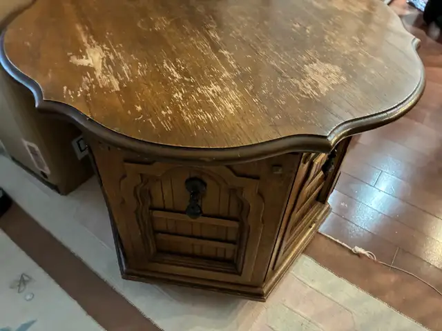 Lamp table in Coffee Tables in City of Toronto - Image 2