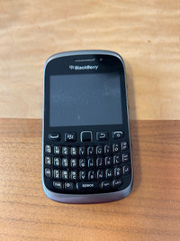 BlackBerry Curve 8520 unlocked mint condition with charger 