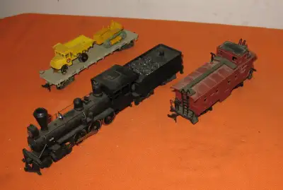 HO Scale Train Model Railroad Items 110V Electric - Older Models - All as seen. -Vintage. - -- Seen...