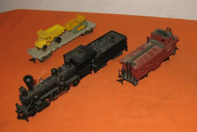 HO Train LOCO  4-6-0- Tender / Machinery Car / Caboose -Like New in Hobbies & Crafts in Edmonton - Image 2