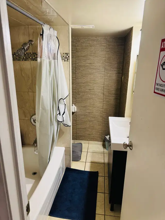 Room for rent  in Long Term Rentals in City of Toronto - Image 4