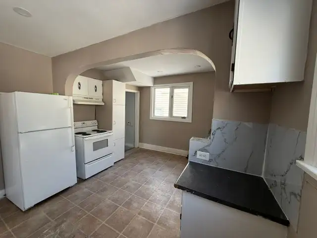 4 Bedroom 2 Full Bathroom House for Rent in St. Vital