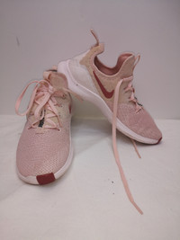 Women Pink Nike trainer shoes sneakers size 6
